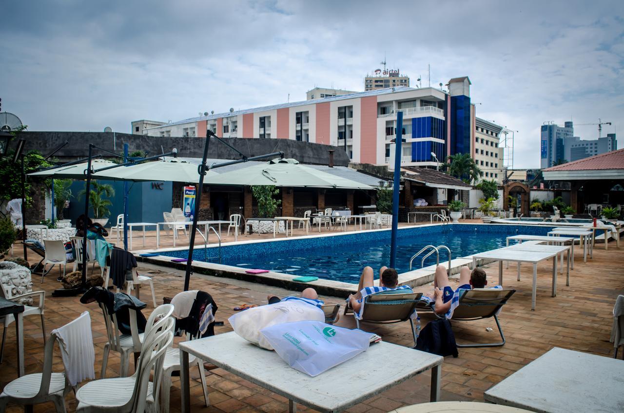 Leon Hotel Kinshasa Exterior photo